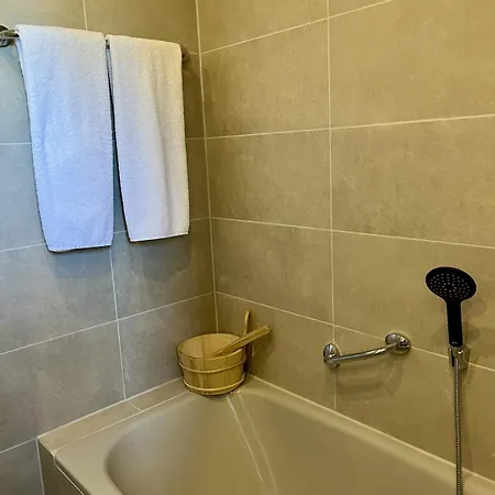 Aria Homes - Und Wellness *